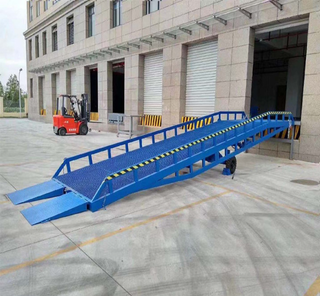 天门移动式登车桥装卸